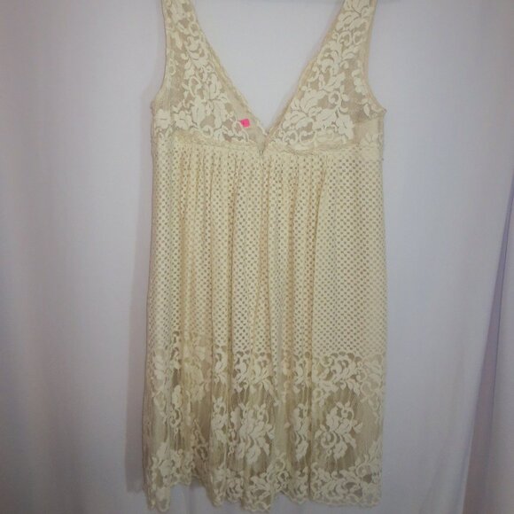 Short Cream Lace Dress - Picture 2 of 5